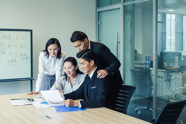 績(jī)效管理：應(yīng)對(duì)變革挑戰(zhàn)，推動(dòng)組織變革成功