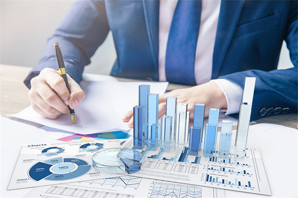 制定精準經(jīng)營計劃，引領企業(yè)穩(wěn)健發(fā)展，實現(xiàn)長遠目標