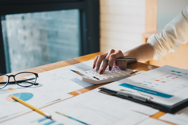 企業(yè)設(shè)立預(yù)算管理小組是不是由個人組建的？