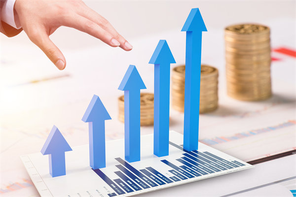 企業(yè)的戰(zhàn)略是精心設(shè)計(jì)的，還是臨機(jī)應(yīng)變的？