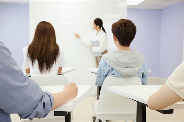 精益生產(chǎn)是制造業(yè)的思想，適合用于其他行業(yè)么？