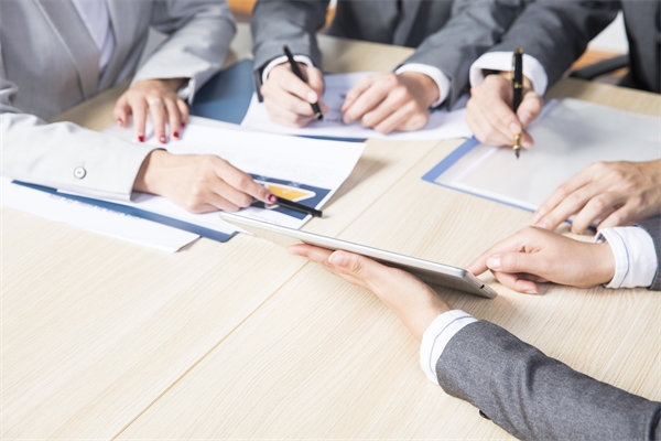 企業(yè)戰(zhàn)略與文化建設(shè)相結(jié)合，打造獨(dú)具特色的發(fā)展模式