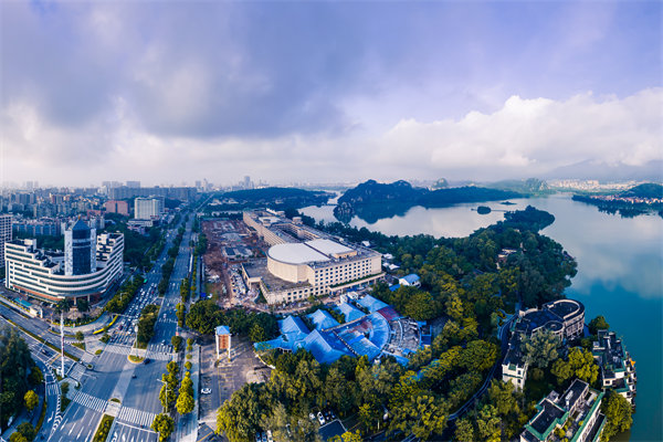 管理咨詢(xún)?nèi)绾沃φ貞c中小企業(yè)突破發(fā)展瓶頸？