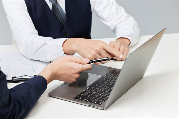 如何通過績效咨詢提升企業(yè)的整體運營效率？