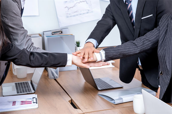 年度經營計劃如何與企業(yè)的長期戰(zhàn)略目標相銜接？