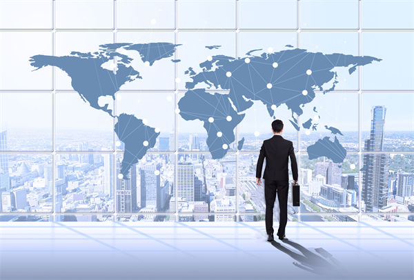 績效咨詢過程中，如何確保咨詢方案的落地實(shí)施？