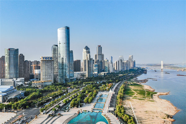 企業(yè)如何借助南昌精益生產(chǎn)咨詢公司提升生產(chǎn)效率與減少浪費(fèi)？