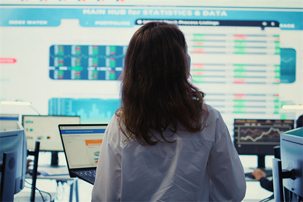 計(jì)劃與市場(chǎng)脫節(jié)，業(yè)績(jī)慘淡，怎樣制定契合市場(chǎng)的計(jì)劃？