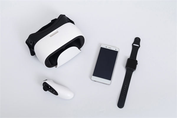 在滾動(dòng)預(yù)算模式下，如何確保預(yù)算的連續(xù)性和前瞻性？