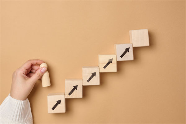 戰(zhàn)略目標層層分解后，部門協同為何反成內耗根源？